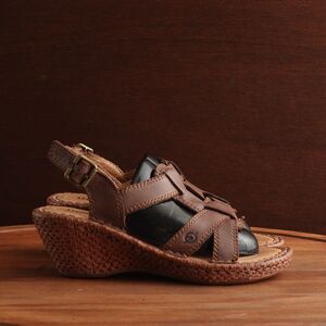 Born Sandals Girls SZ 13M Brown Leather Wedge Buckle Comfort Casual Summer Shoes